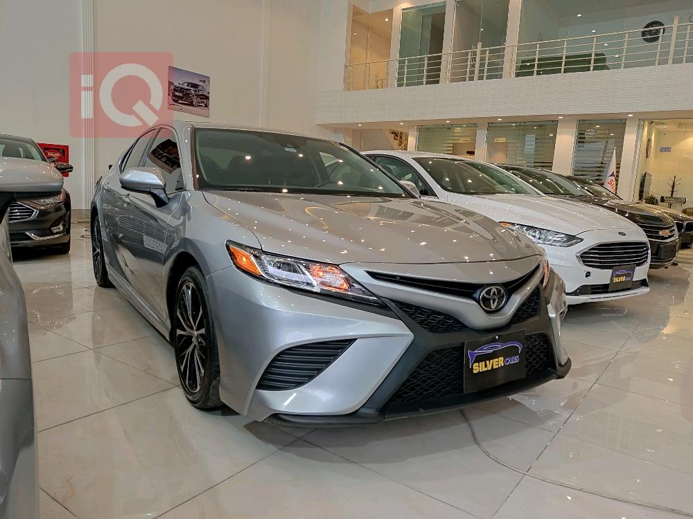 تۆیۆتا کامری